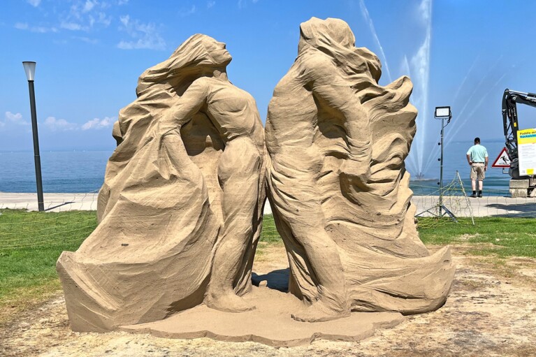 Photo de détail d'une sculpture de sable à l'occasion d'un festival de sculptures de sable
