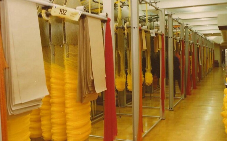 Netzproduktionsmaschinen aus dem Jahr 1989