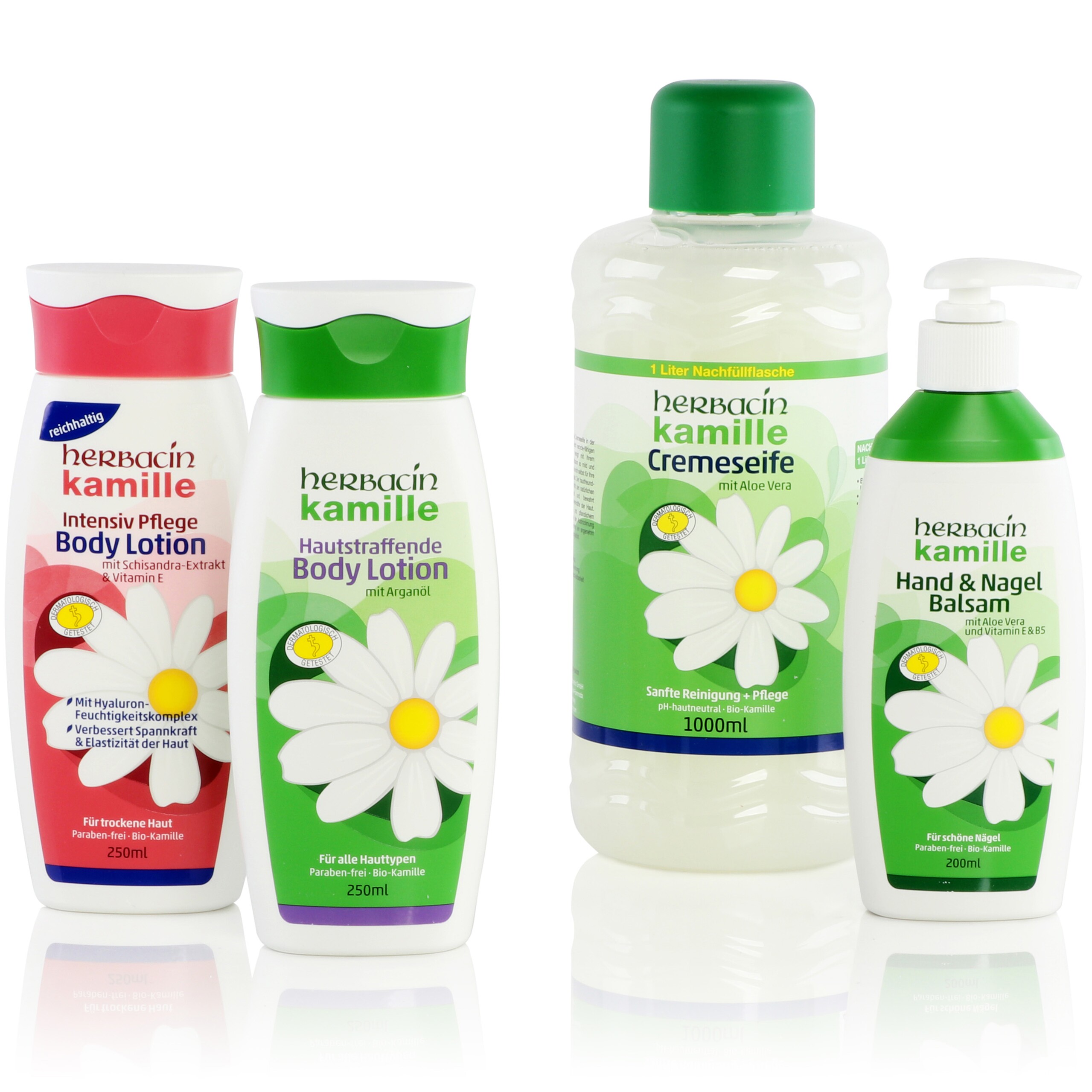 Vier Flaschen Körperpflegemittel der Marke Herbacin, beklebt mit Etiketten mit haptischen Elementen.